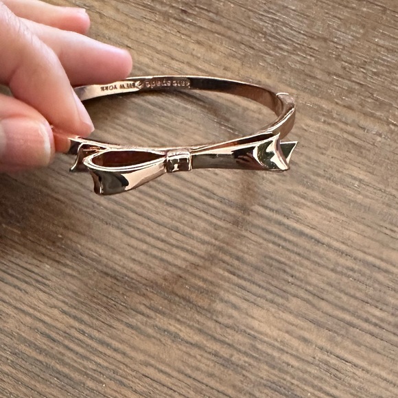 Kate Spade New York Love Notes Take A Bow Rose Gold Bangle Bracelet - Picture 3 of 4